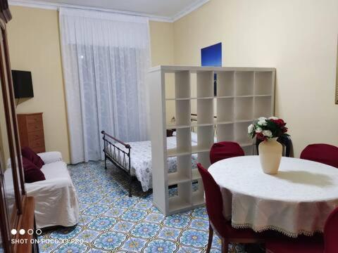 Residenza Regina Margherita 卡斯特拉玛雷帝斯达比亚 外观 照片